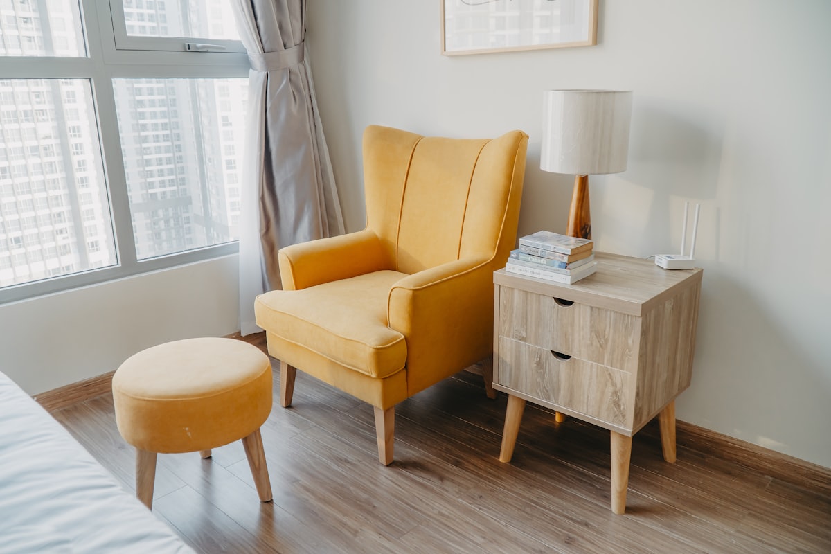 Fauteuil vóór het herstofferen